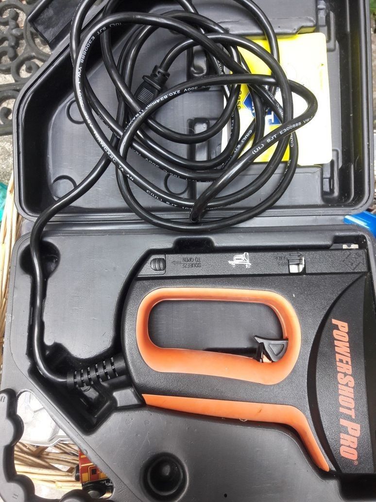 Powershot Arrow Electric Staple Gun & Nail Gun