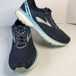 Brooks Ghost 11 Womens Size 9 WIDE Blue Running Athletic Shoes for Sale in  Atlanta, GA - OfferUp