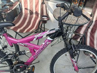 24 in women's NEXT mountain bike