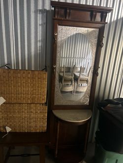 Pulaski Vintage Wall Tree