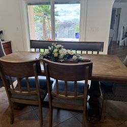 Ashely Dinning table 