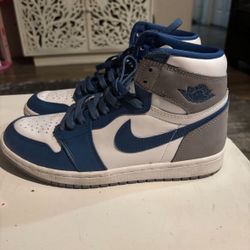 Air Jordan 1 True Blue