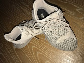 ADIDAS GIRLS 2 1/2 size $10