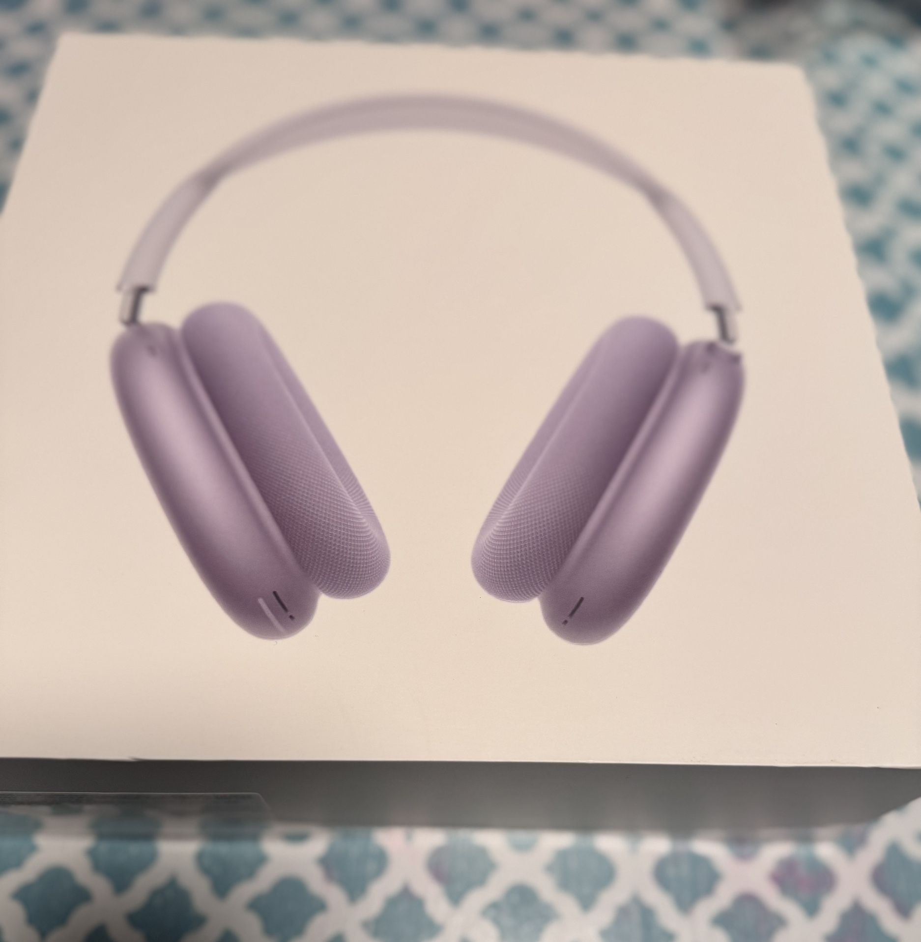 “AirPods Max “