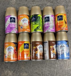 Glade Auto Spray ($25) Buy 2 Or More Sets (&30) For 1 Set
