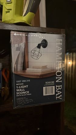 Hampton Bay Wall Light Scone