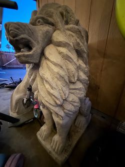 lion statue