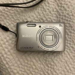 Nikon Coolpix S3700