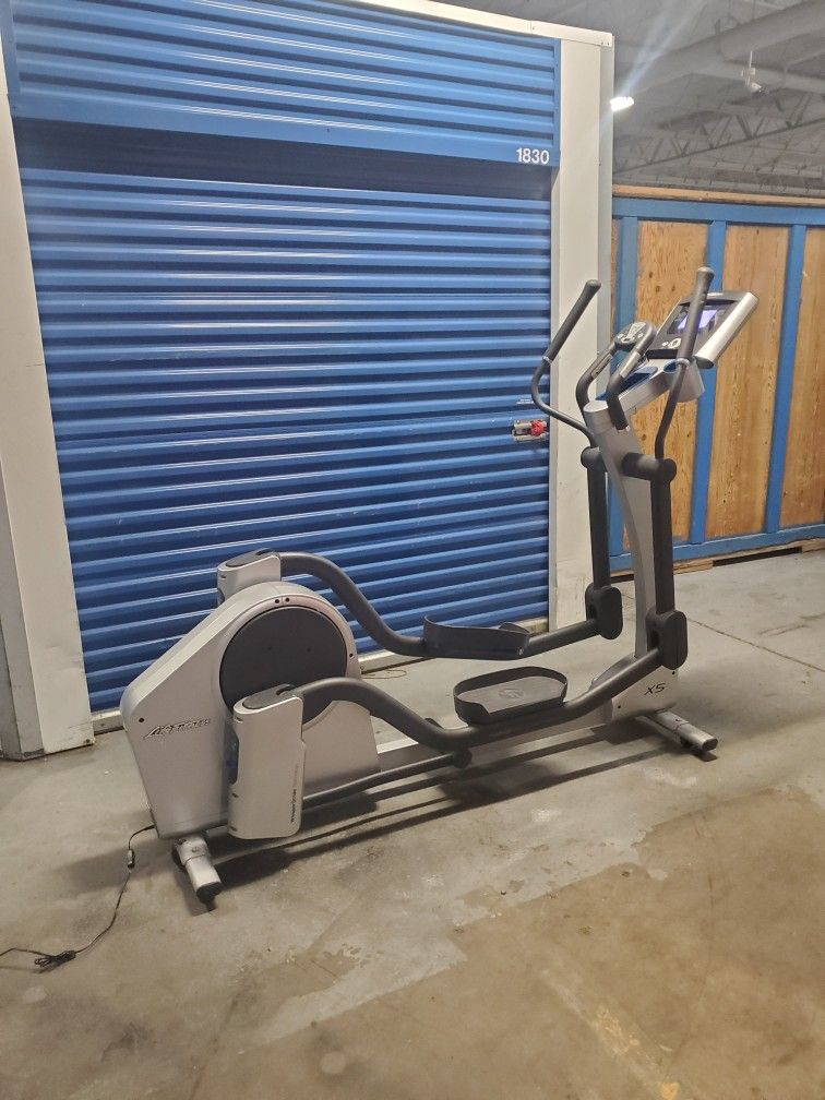Life Fitness X5 COMMERCIAL Elliptical-I Can Deliver 