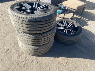 22-inch Tires 305/40/r22