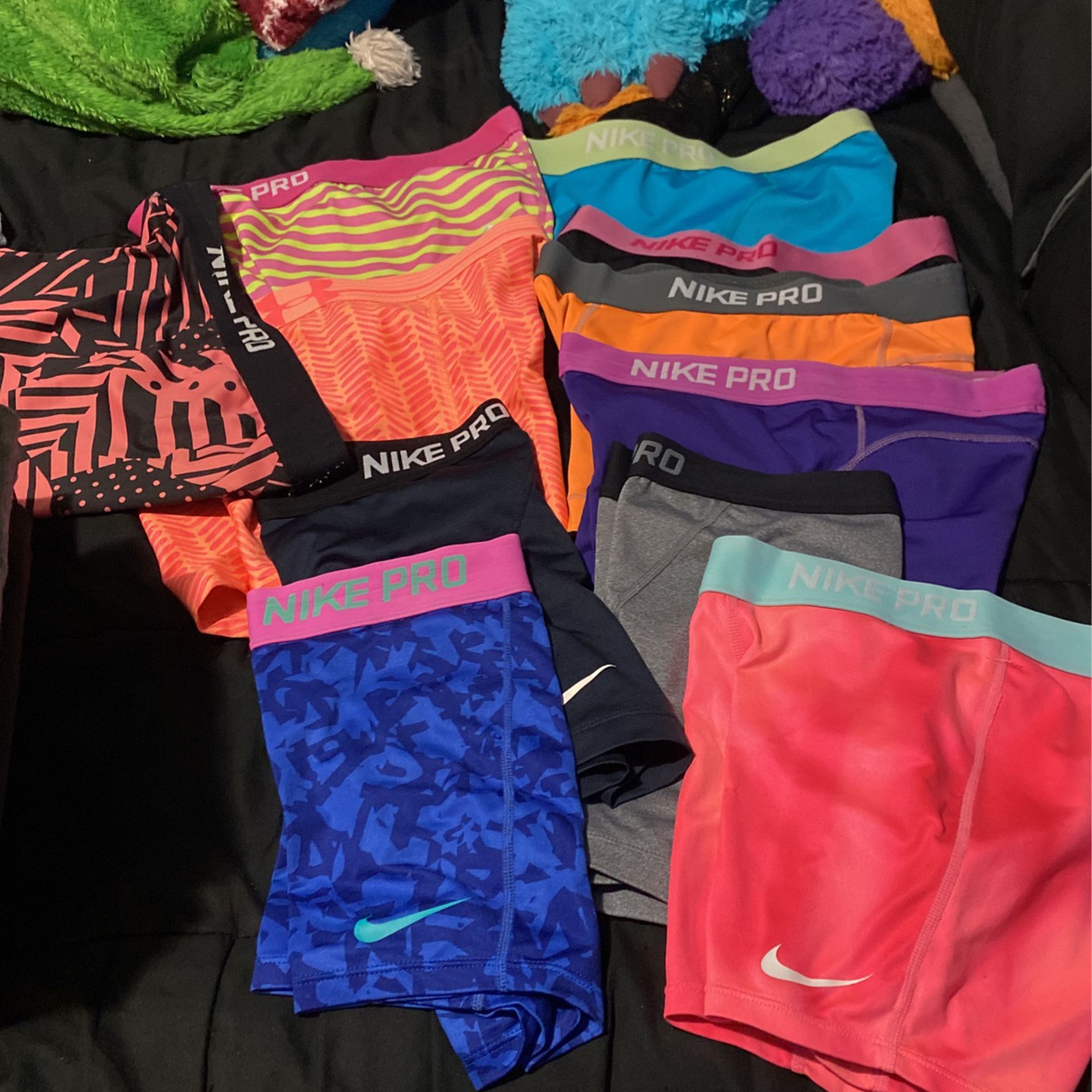 Nike Pro, Compression Shorts Size (M) for Sale in Los Angeles, CA