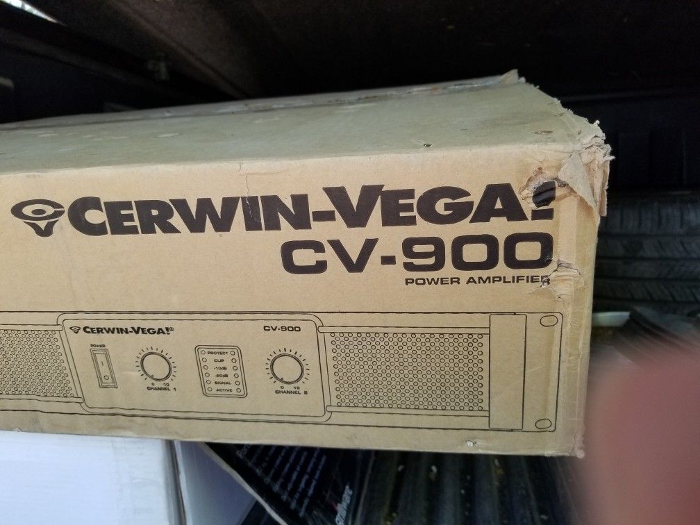 CERWIN-Vega CV-900 Amplifier