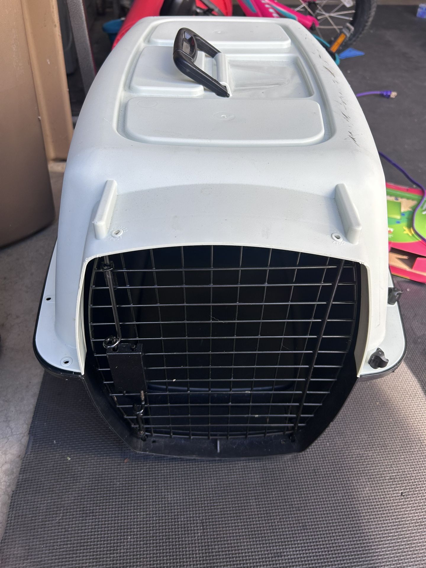 Pet Carrier / Crate
