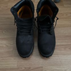 Black Timberlands Sz.9.5