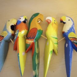 WOOD 🦜🦜 PARROTS with Hanging Loops 