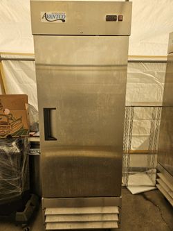 Solid Door Reach-In Freezer Commercial Freezer