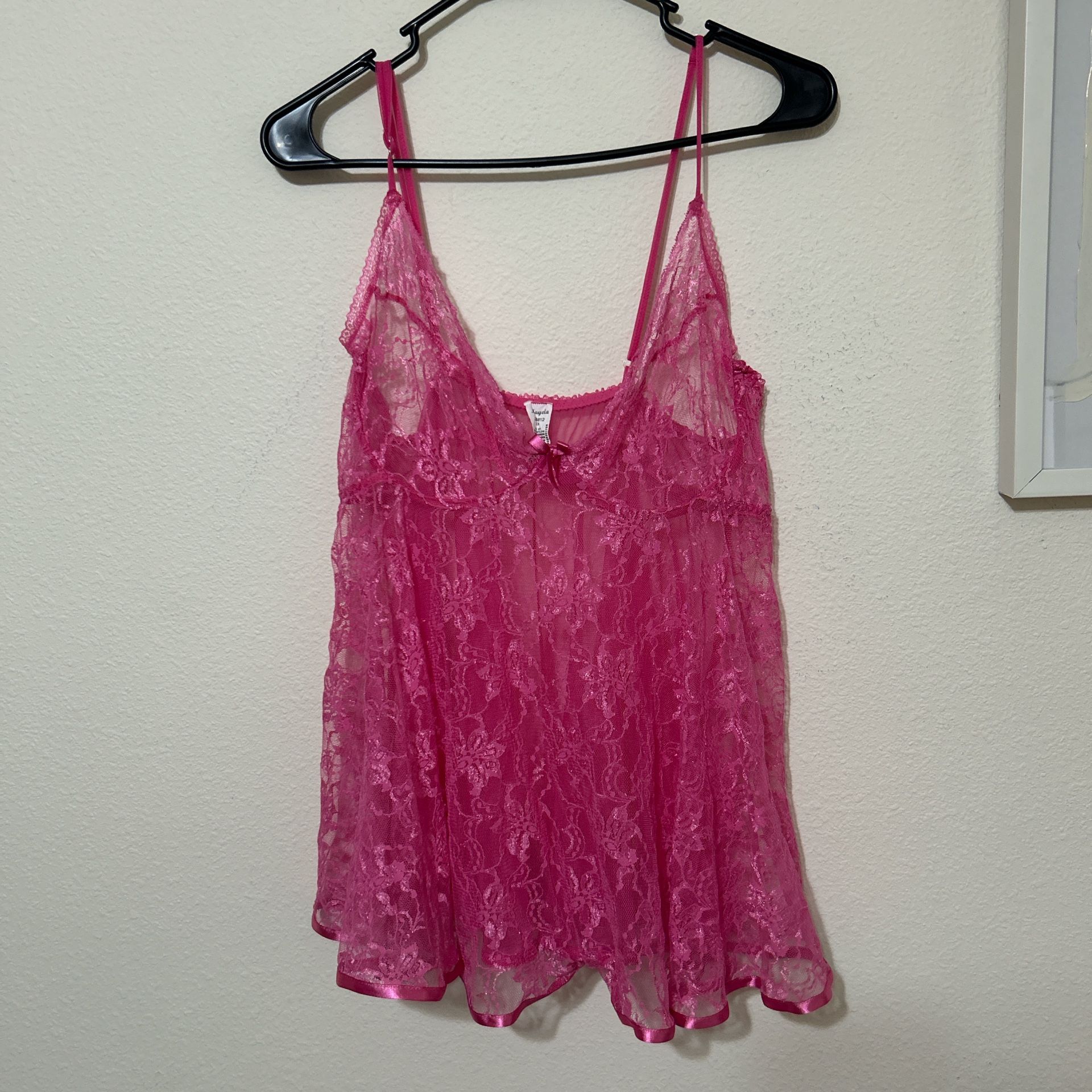 Elegant Pink Lace Chemise