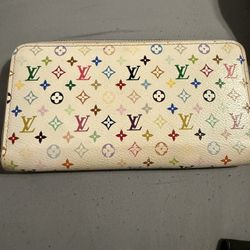 Lv Murakami Womens Zippy Wallet $200 OBO