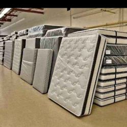 MOVING SALE! 📦 Queen Mattress + Box Spring | Never Used | Take it Today