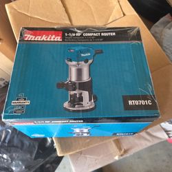 Makita	6.5 Amp 1-1/4 HP Corded Fixed Base Variable Speed Compact Router with Quick-Release
