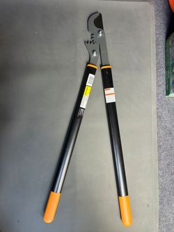 Fiskars Powergear 32in Bypass Lopper With Aluminum Handle