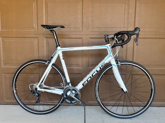 Focus Cayo 60 CM Carbon Road Bike Upgraded