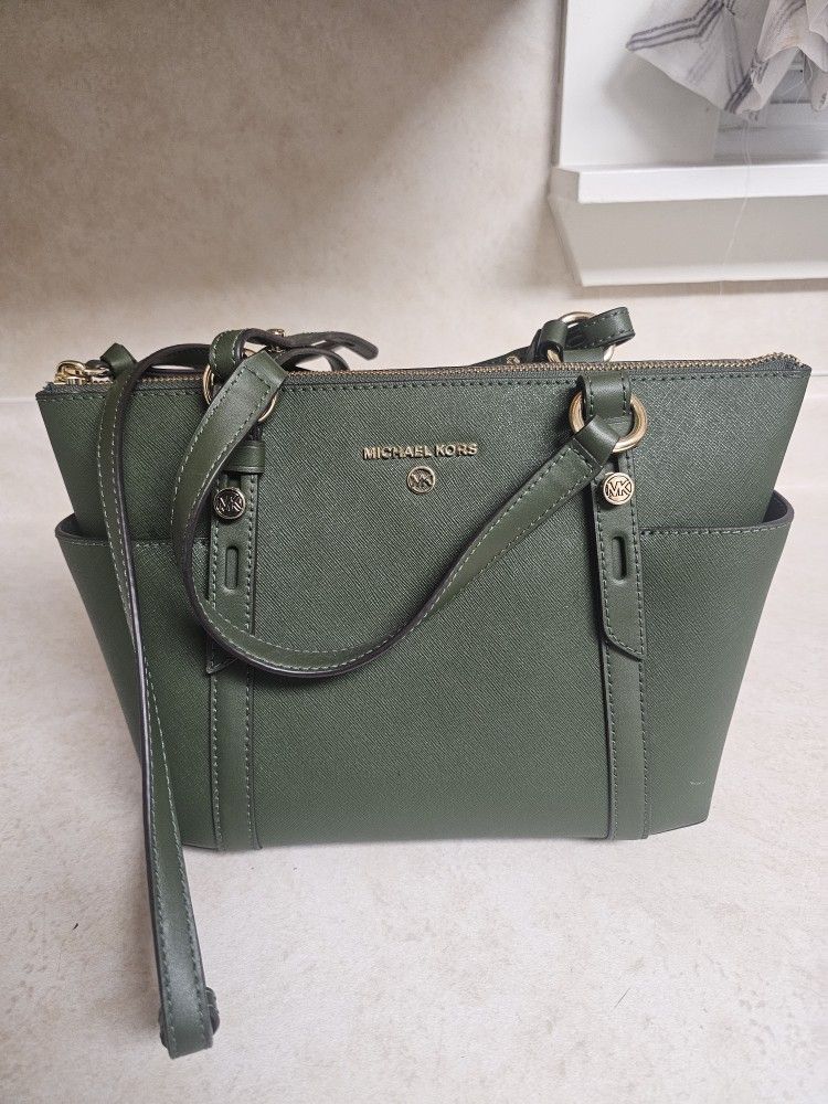 Medium Size Michael Kors Purse