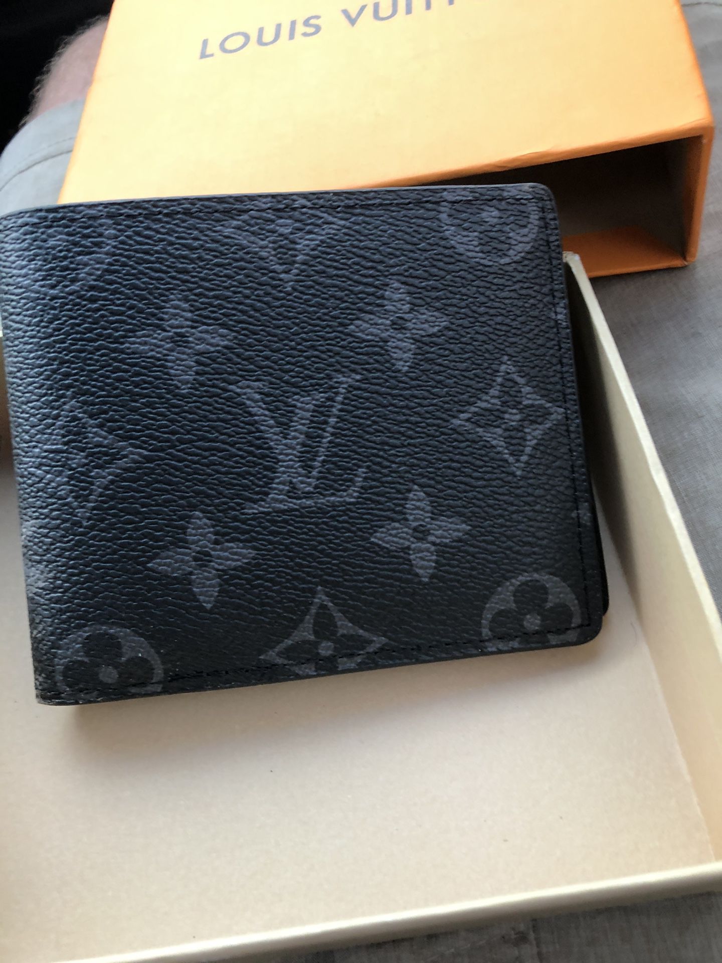 Louis Vuitton bi fold wallet