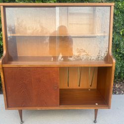 1960's Mid Century Modern Teak Bookcase/Display Cabinet