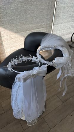 Crown and veils