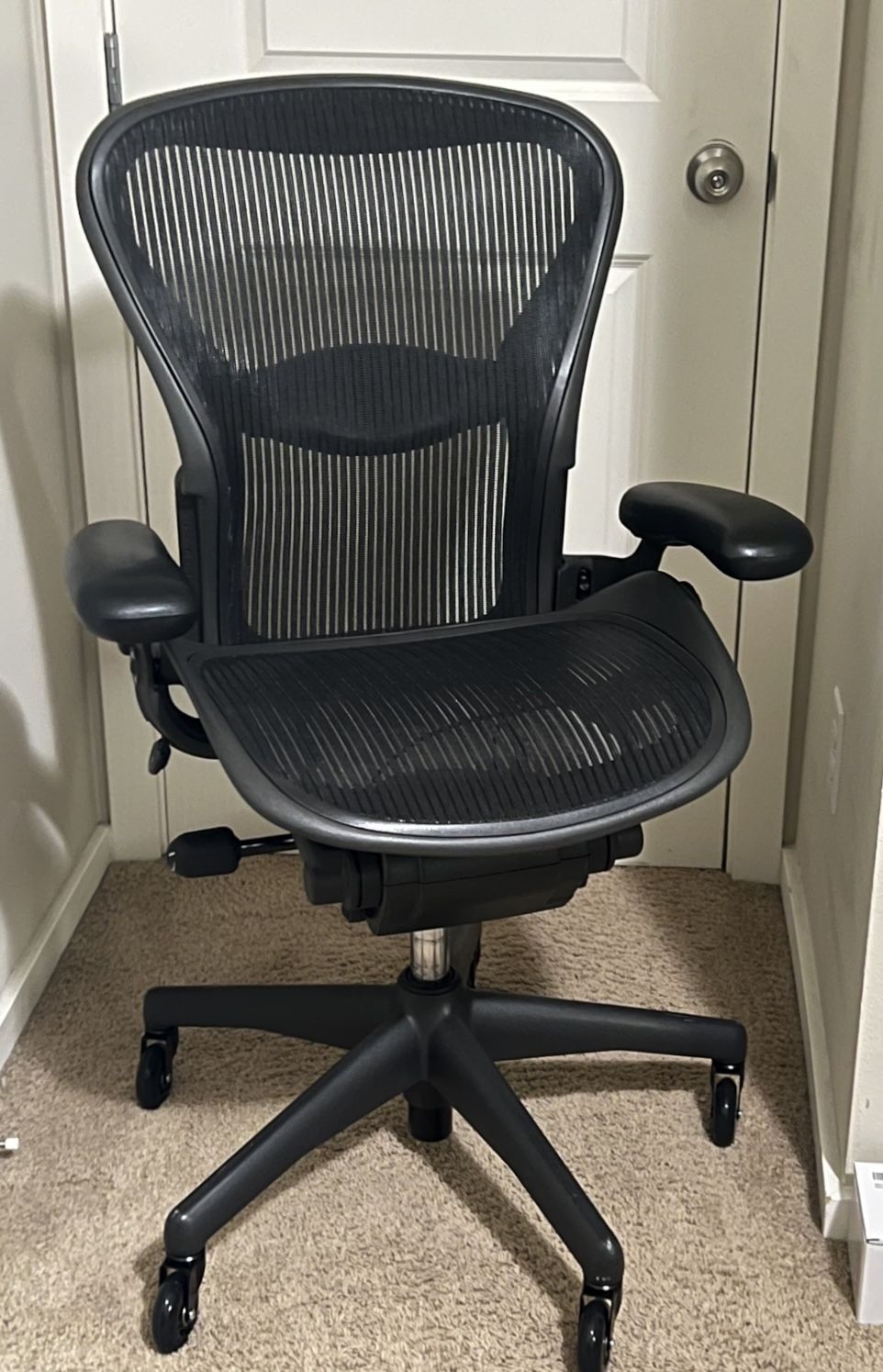 Herman miller aeron b