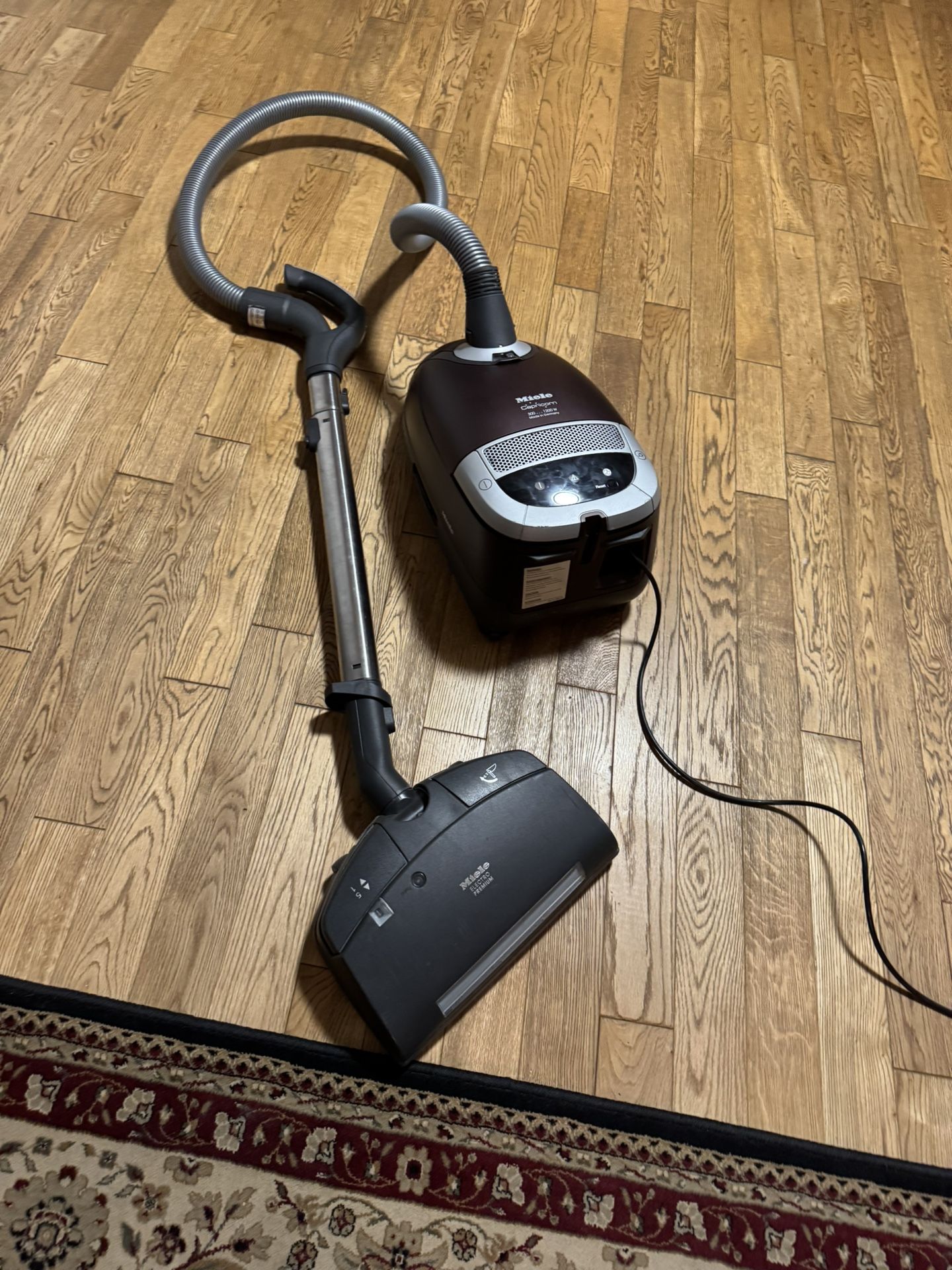 Miele Capricorn Model S5981 Vacuum Work Great Made In Germany