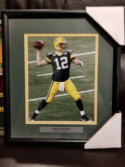 Aaron Rodgers frames photo