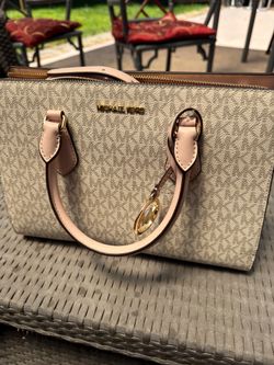Michael Kors Medium Logo Convertible Crossbody bag