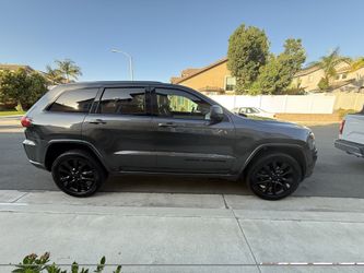 2017 Jeep Grand Cherokee 4X4 Altitude