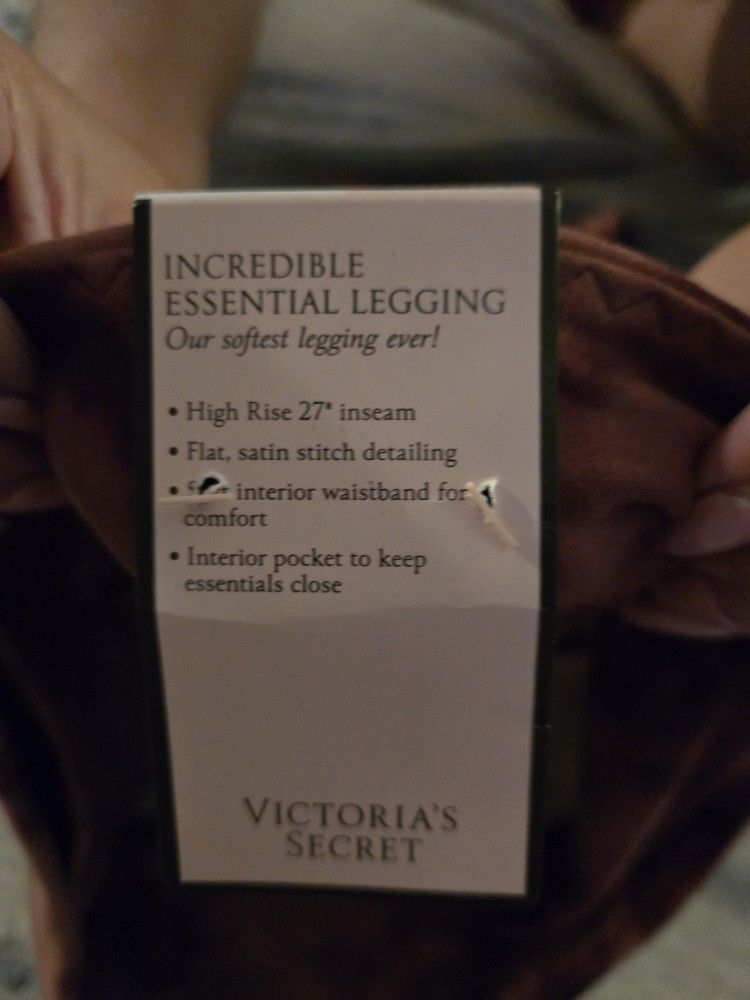 Victoria's Secret Incredible Essential Leggings