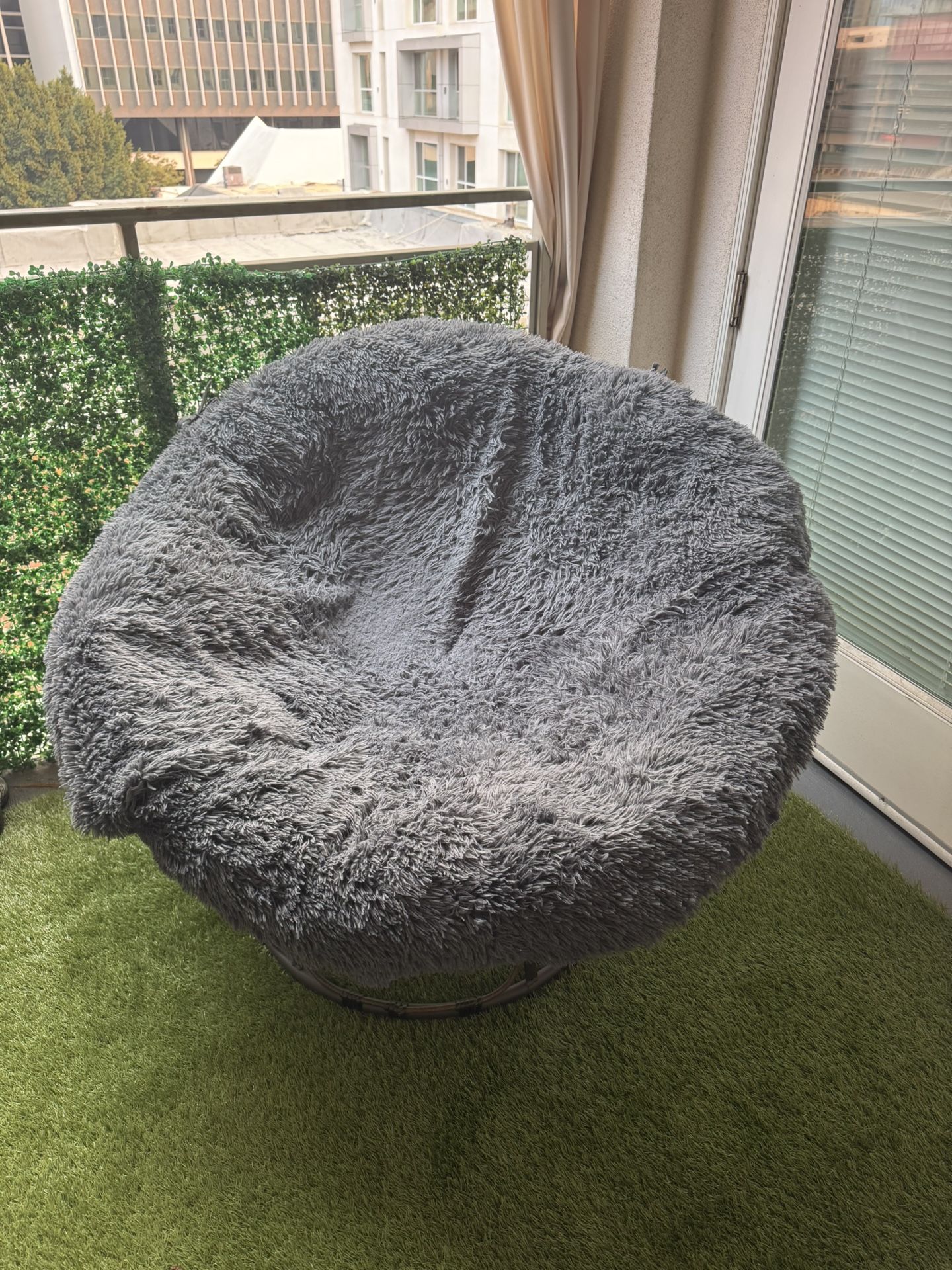 Large Papasan chair+ cushion+faux fur waterproof shaggy cover - $100