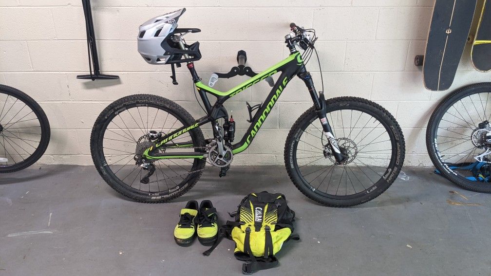 2015 Cannondale Trigger HI-MOD Team Carbon 27.5 Mountain Bike