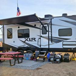 2020 FOREST RIVER XLT HYPERLITE 2217 TOY HAULER