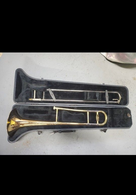 Trombone. Case Included. BEST OFFER!