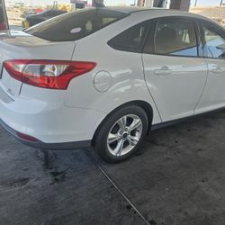 2014 Ford Focus Similar to Honda Toyota Nissan Chevy Ford Dodge Lexus Acura Hyundai Chrysler Cadillac