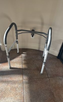 Like New ! Toilet Safety Rails, Adjustable Toilet Frame 
