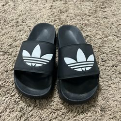 Kids/Small Adidas Slides Size 5
