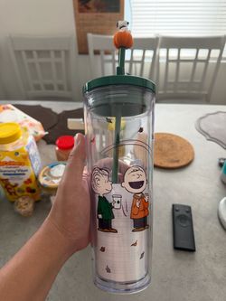 Starbuck peanuts cup