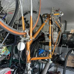 Vintage Ventura 10 Speed XL Frame NEEDS TIRES