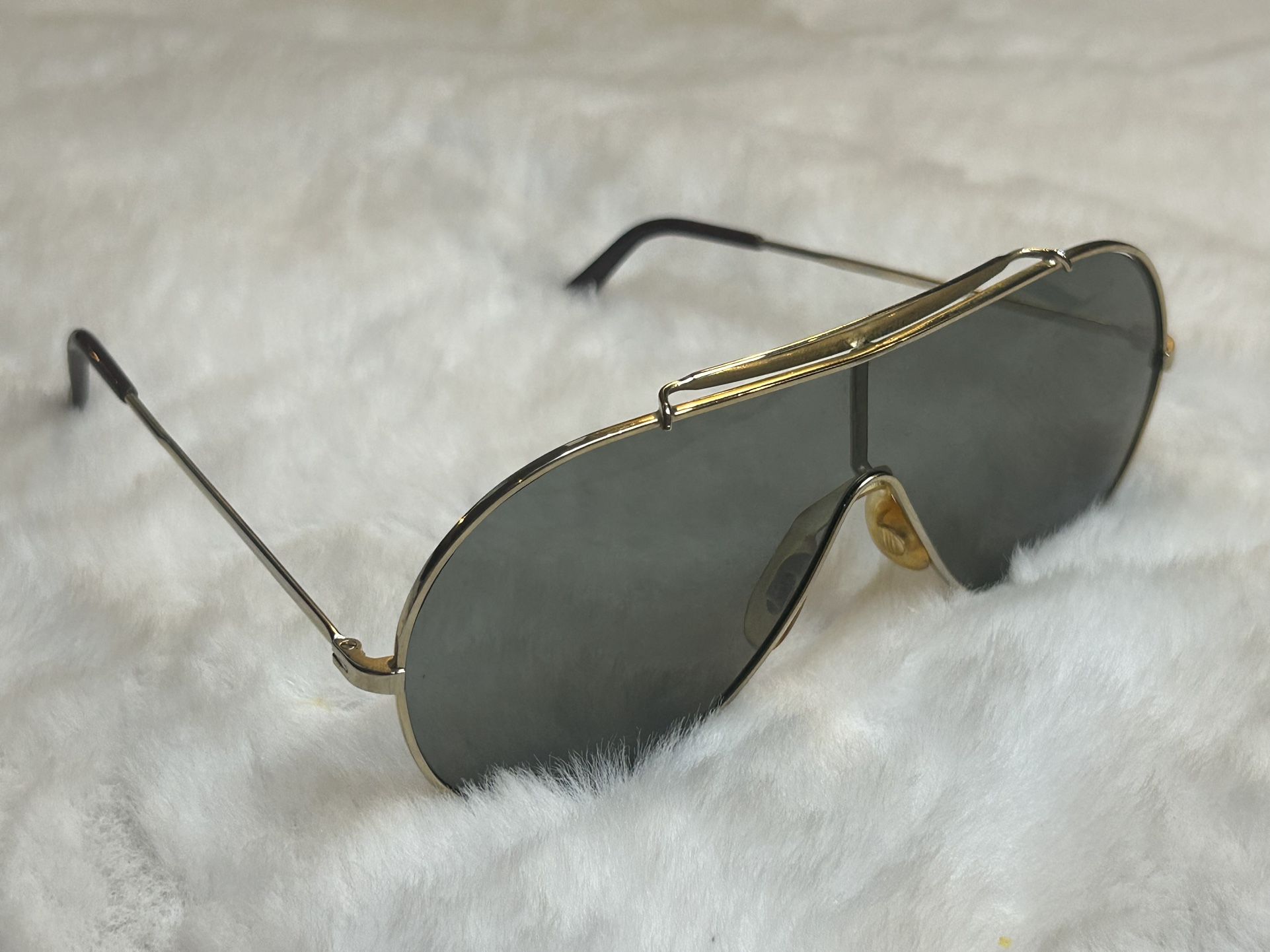 VINTAGE HONG KONG SINGLE LENS WINGS SUNGLASSES