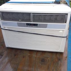 Frigidaire  BTU 28.500   (220)