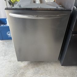 Like NEW Stainless Steel 24" Dishwasher 