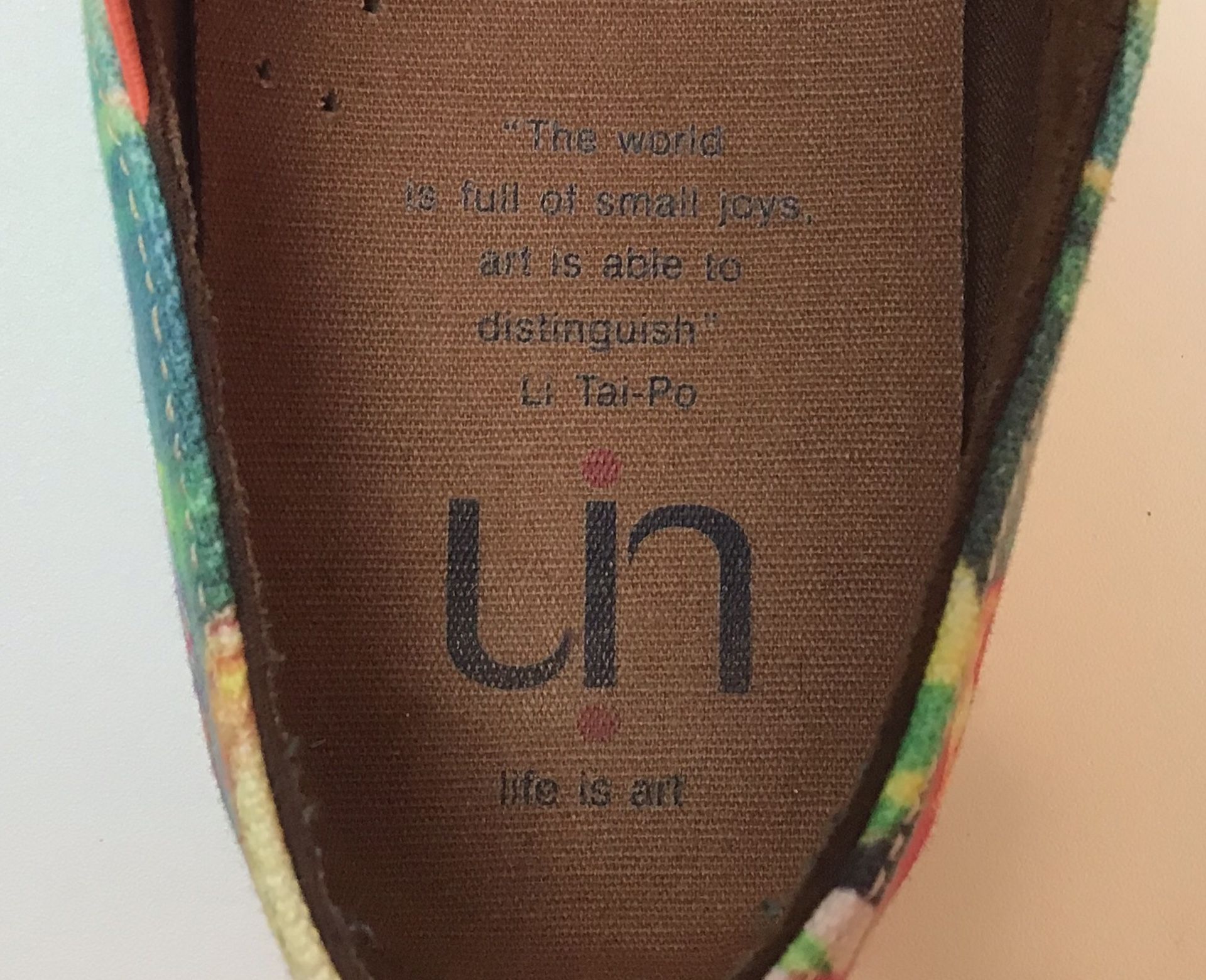UN Art shoes hot air balloons women’s 9