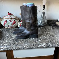 Canadienne Boots Size 7 For women